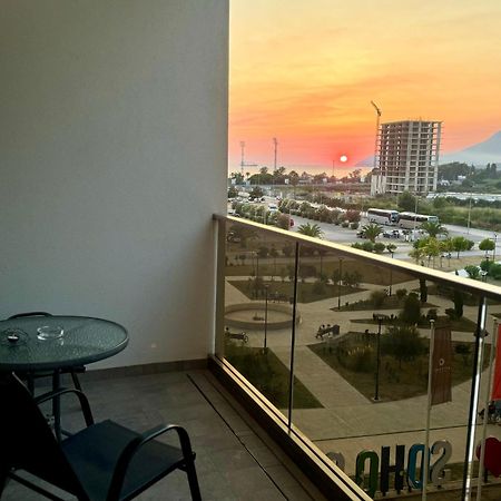 Suncoast Suites Бар Екстер'єр фото